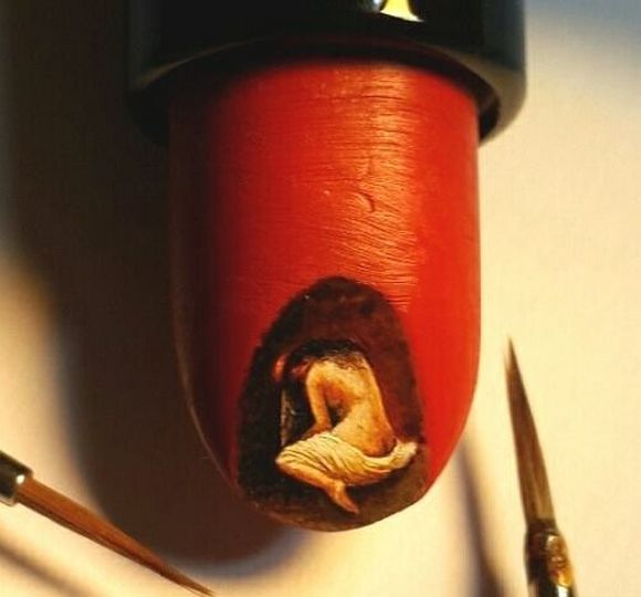 micro art on a lipstick