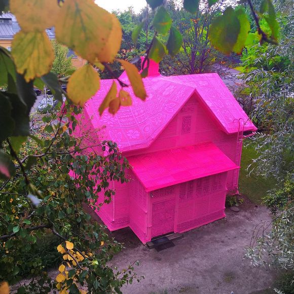 pink house in Finland 